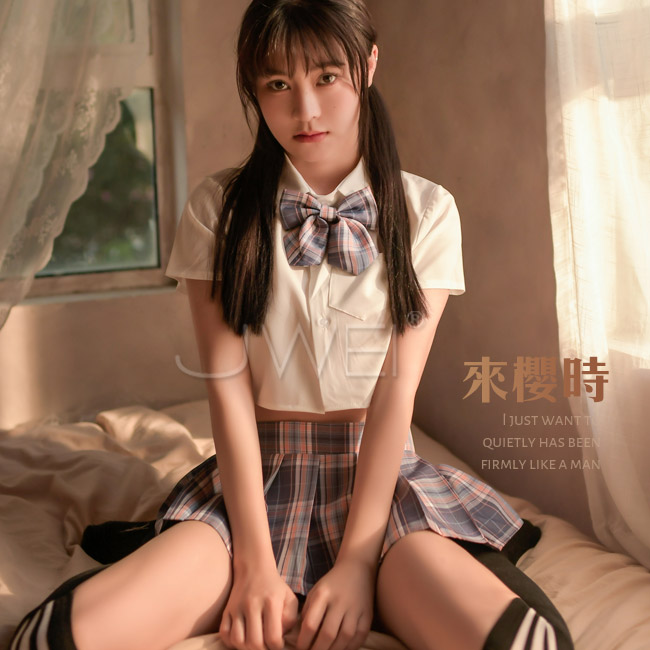 幸福包圍．百褶短裙學生套裝四件組(來櫻時)