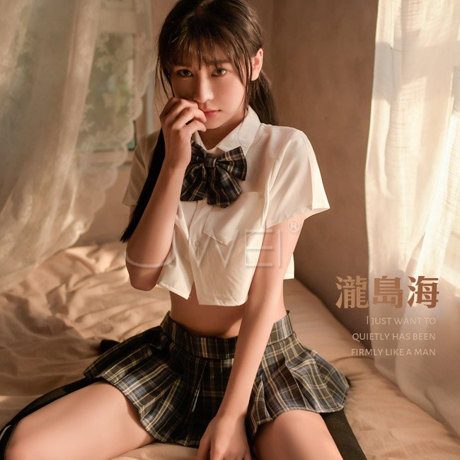 幸福包圍．百褶短裙學生套裝四件組(瀧島海)